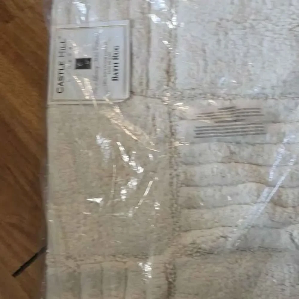 Castle Hill Bath Rug 100% Soft Cotton, Size 34x21 Inch,